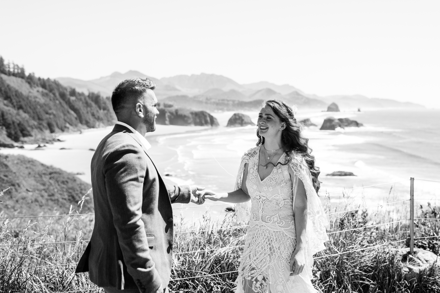 Intimate elopement at Ecola State Park