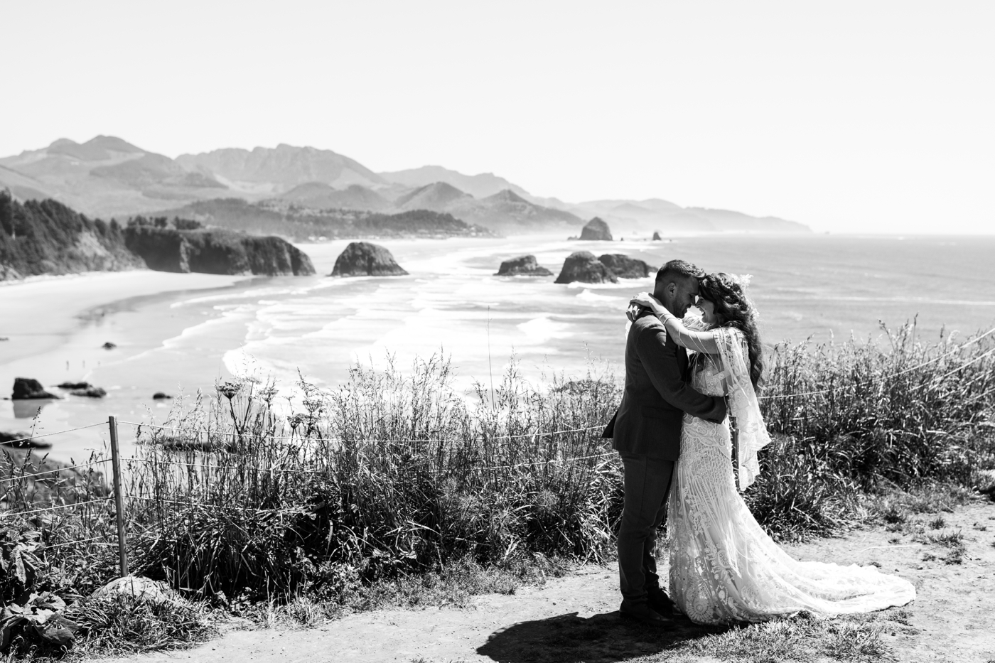 Intimate elopement at Ecola State Park