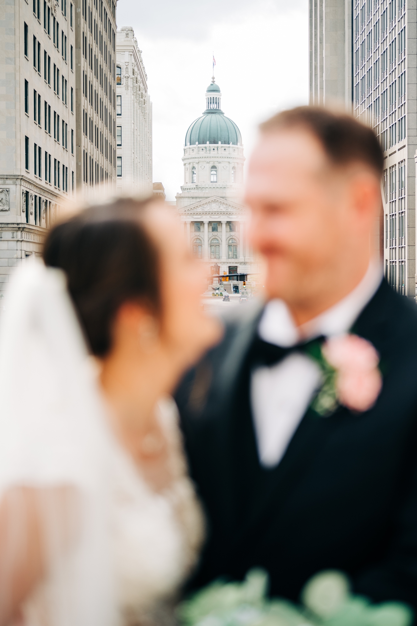 Bride and groom portraits around the city of Indianapolis