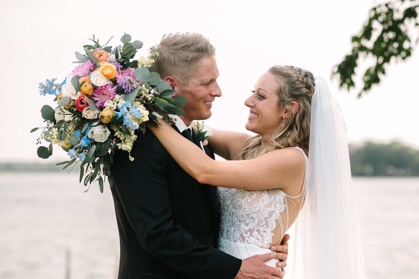 Bridal portraits at Harbour Trees Golf and Beach Club