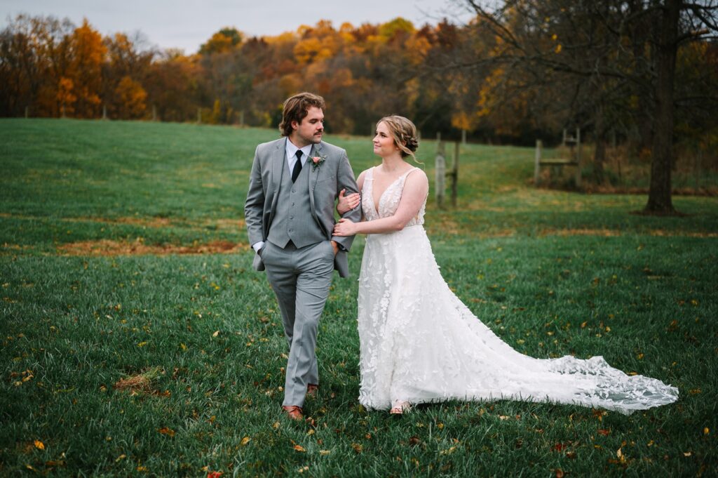 Fall Wedding at Whippoorwill Hill - mikalh.com