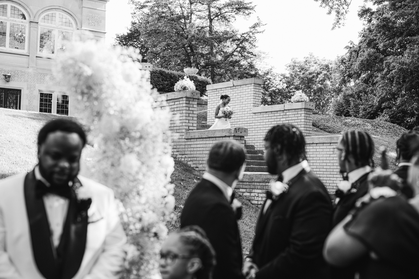 Outdoor wedding ceremony at Laurel Hall