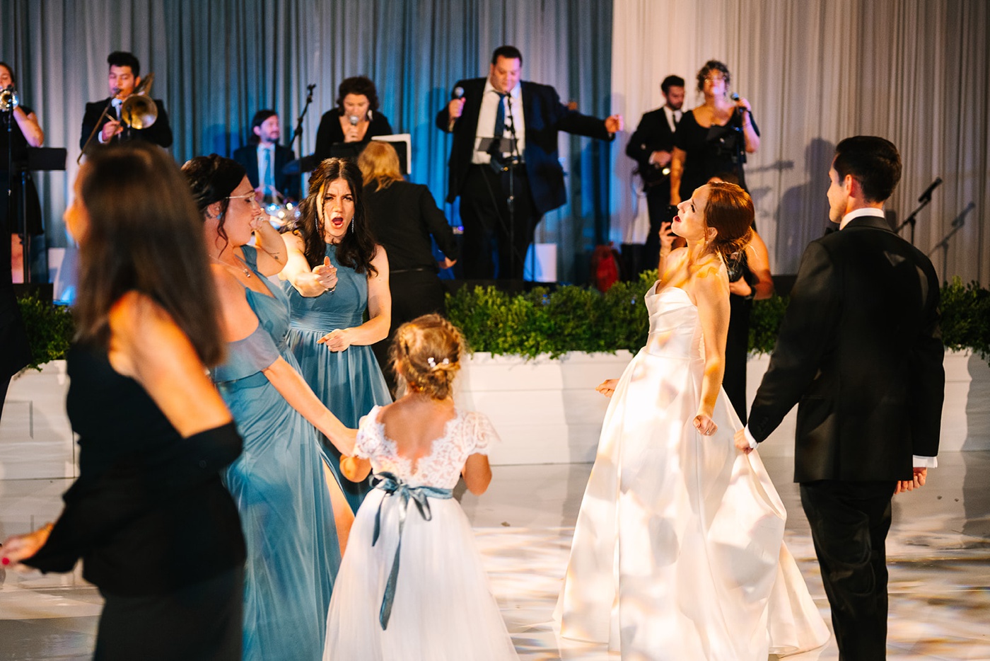 Guide to hiring your wedding vendors in the right order