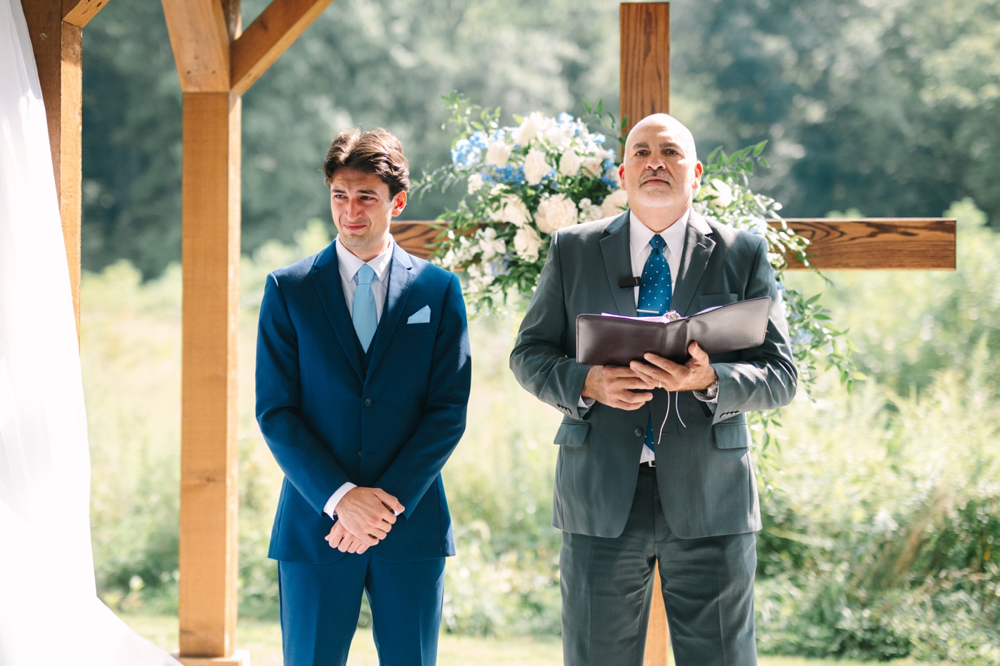 Outdoor wedding ceremony at The Wilds