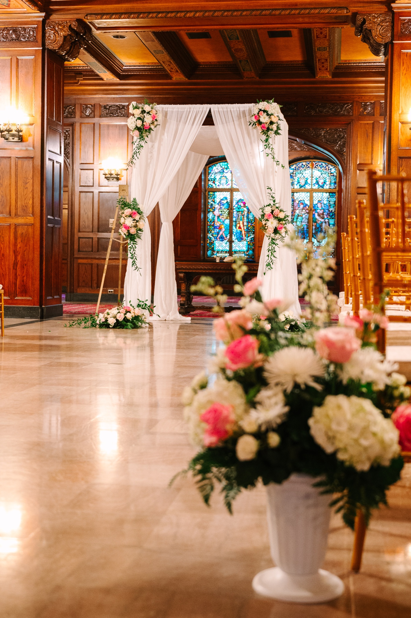 Indianapolis wedding flowers by Huntingburg Greenhouse