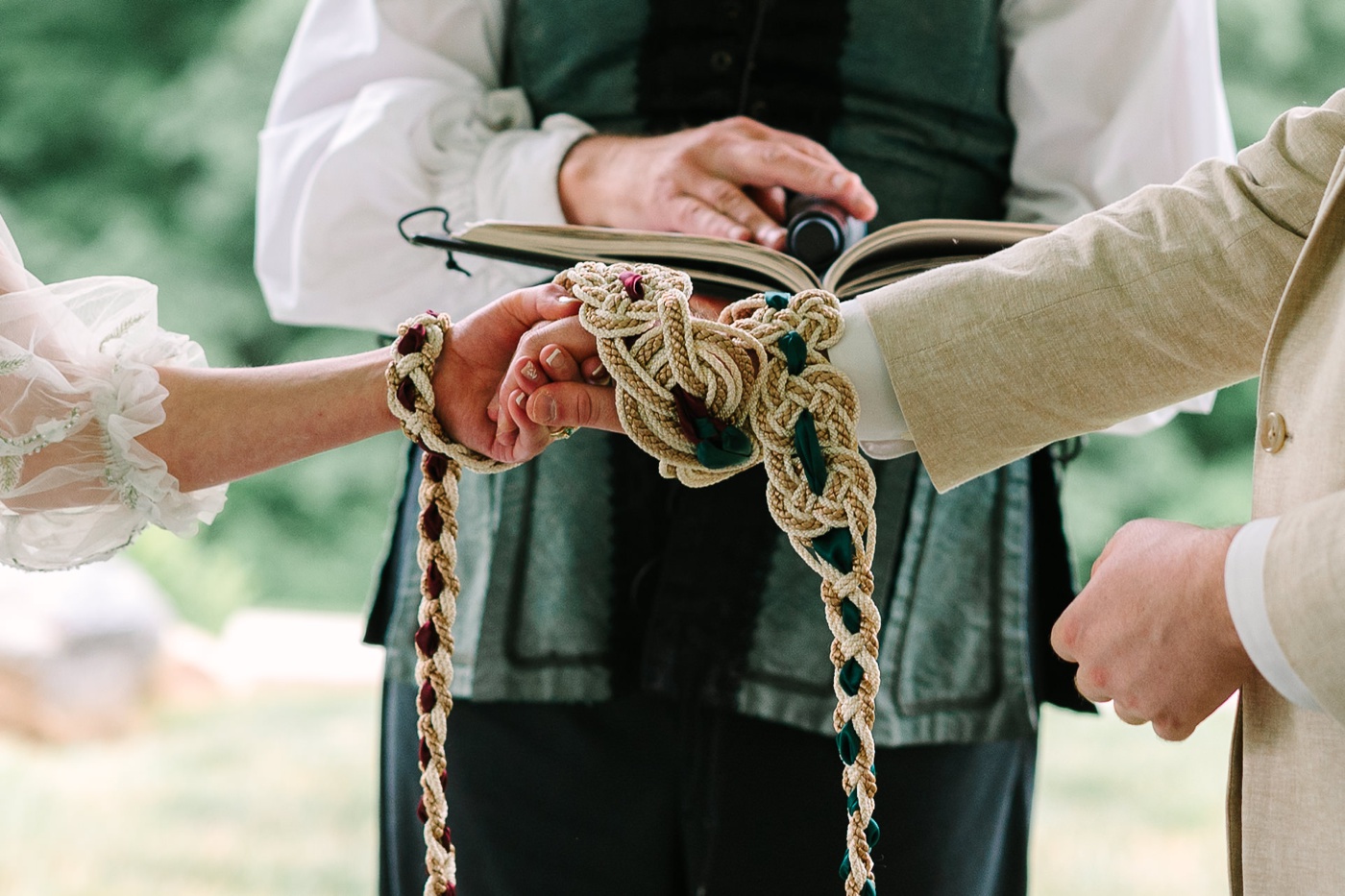 Celtic handfasting ceremony at an Indiana wedding